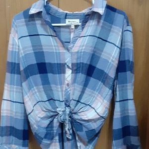 Hester Orchard XL Plaid Longsleeve Tie top.